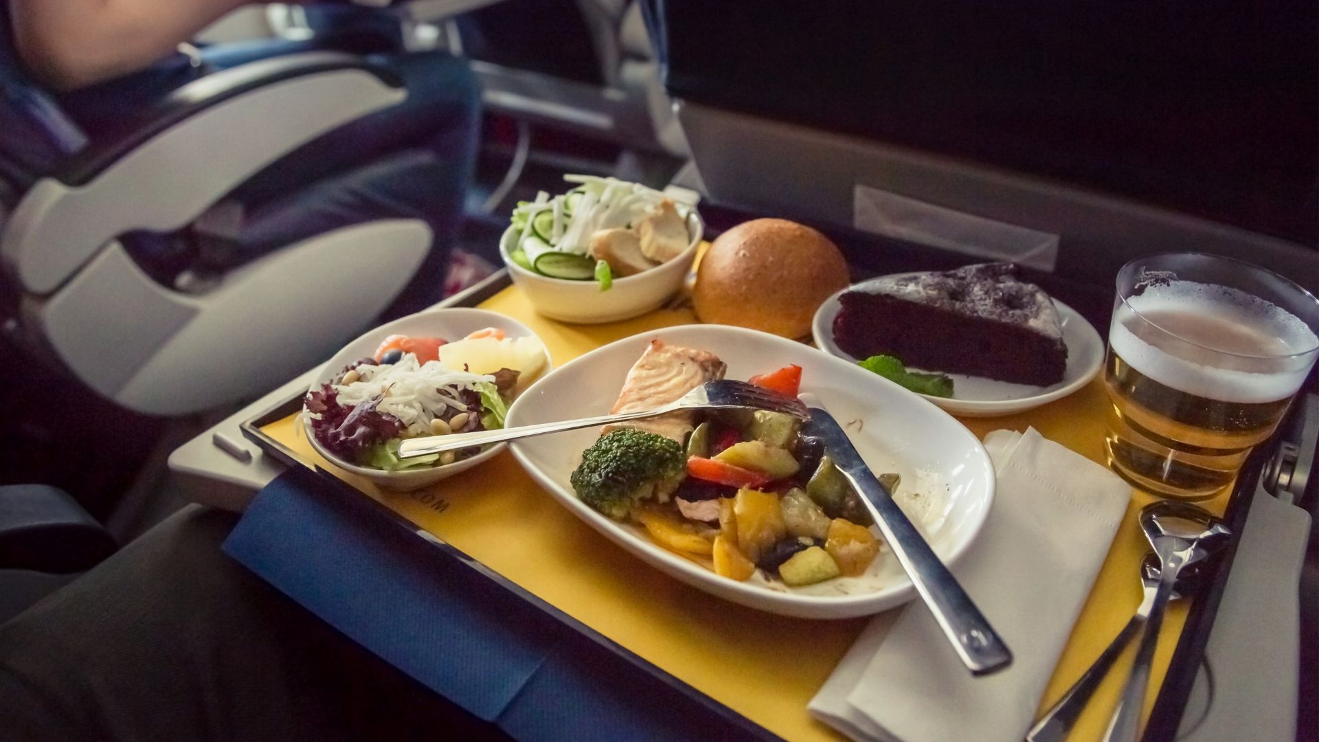 Permintaan-Permintaan yang Ternyata Bisa Warga Minta Saat di Pesawat