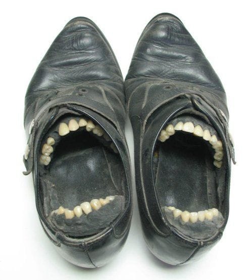 Alas Kaki buat Sholat Jumat di Mesjid biar Gak Gampang Dicolong Orang