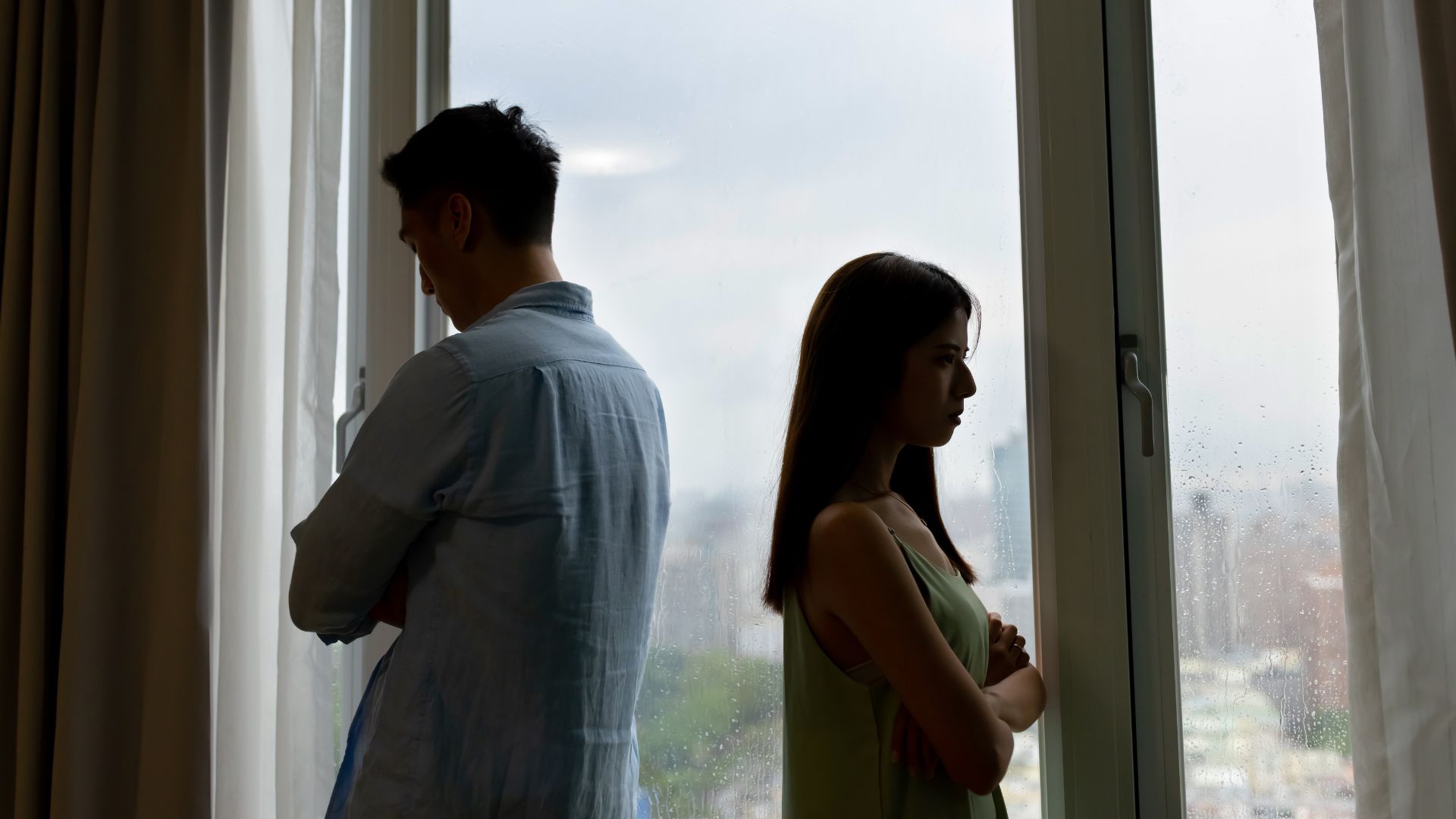 Cara Mengekspresikan Perasaan Adik Tanpa Harus Nyalahin Pasangan