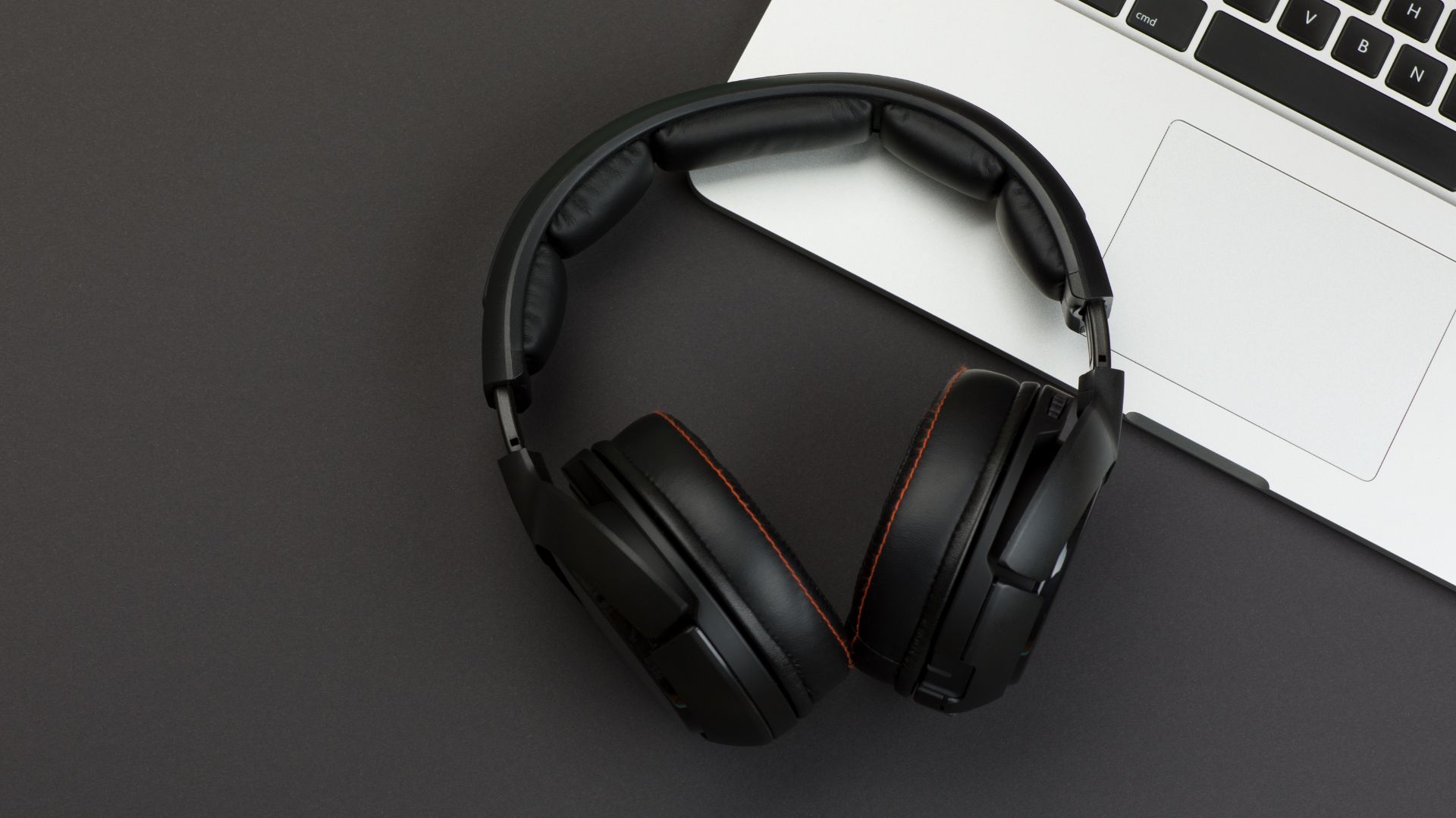 Ide Hadiah Wisuda yang Bermanfaat biar Bisa Kepake Juga pas Kerja