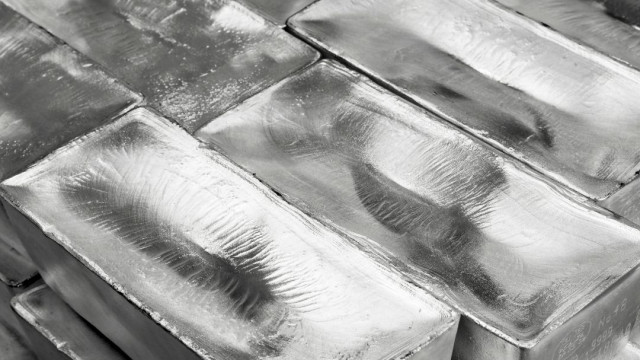 77% Warga bapak2ID Masih Pilih Emas, Tapi Kenapa 23% Lainnya Mulai Nyoba ke Perak?