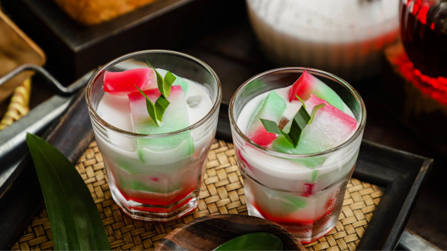 takjil di daerah-daerah Indonesia