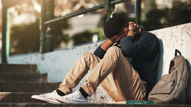 meratapi generasi sekarang yang hidup di zaman serba gak pasti