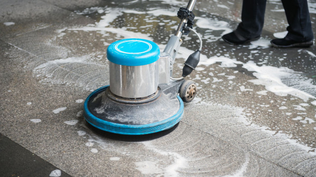 tips ngepel lantai tanpa bau amis