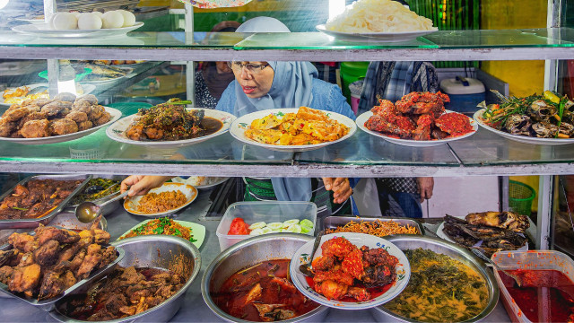 kenapa perempuan gak pernah makan di warteg
