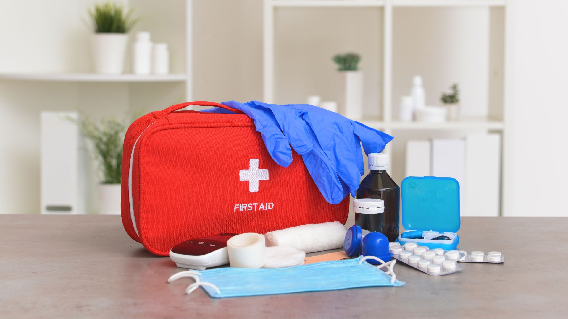 Macem-Macem Isi Tas Siaga Bencana yang Warga Kudu Siapin di Rumah