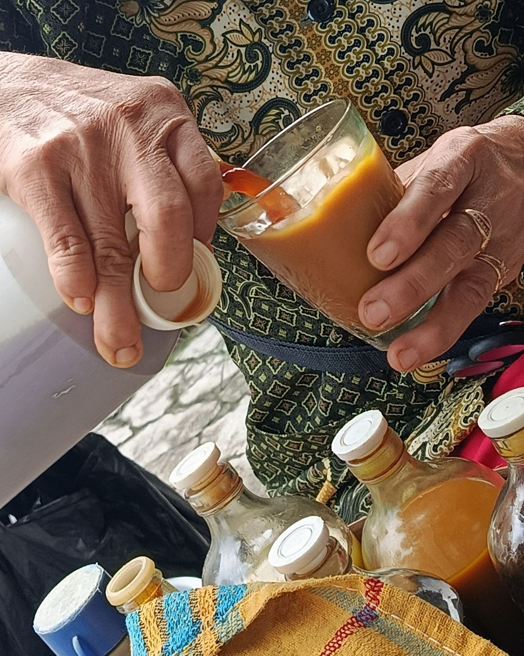 &lsquo;Open Table&rsquo; Tren Minum Jamu Bareng ala Gen Z yang Lagi Naik Daun