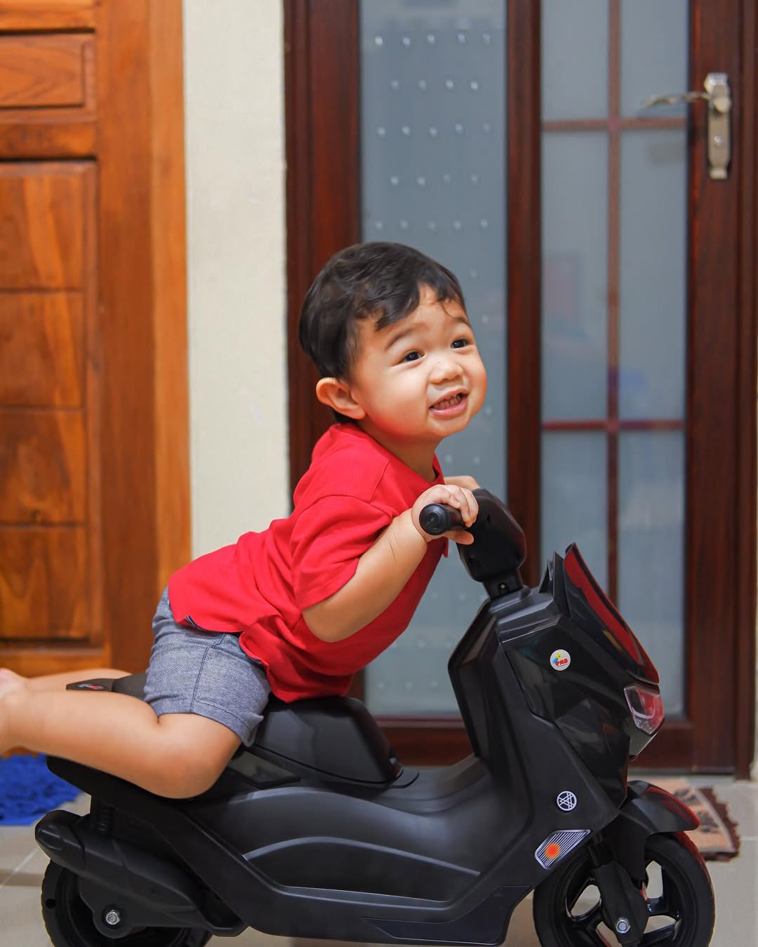 Gaya Parenting Orang Tua Abe Cekut yang Bisa Dicontoh Warga Dimari