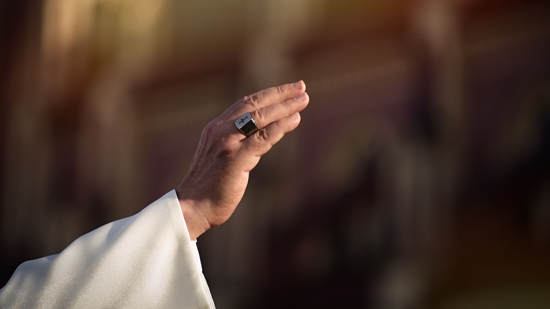 Proses Pergantian Paus Fransiskus dari Mulai Masa Berkabung sampai Prosesi Pengangkatan yang Penuh Khidmat