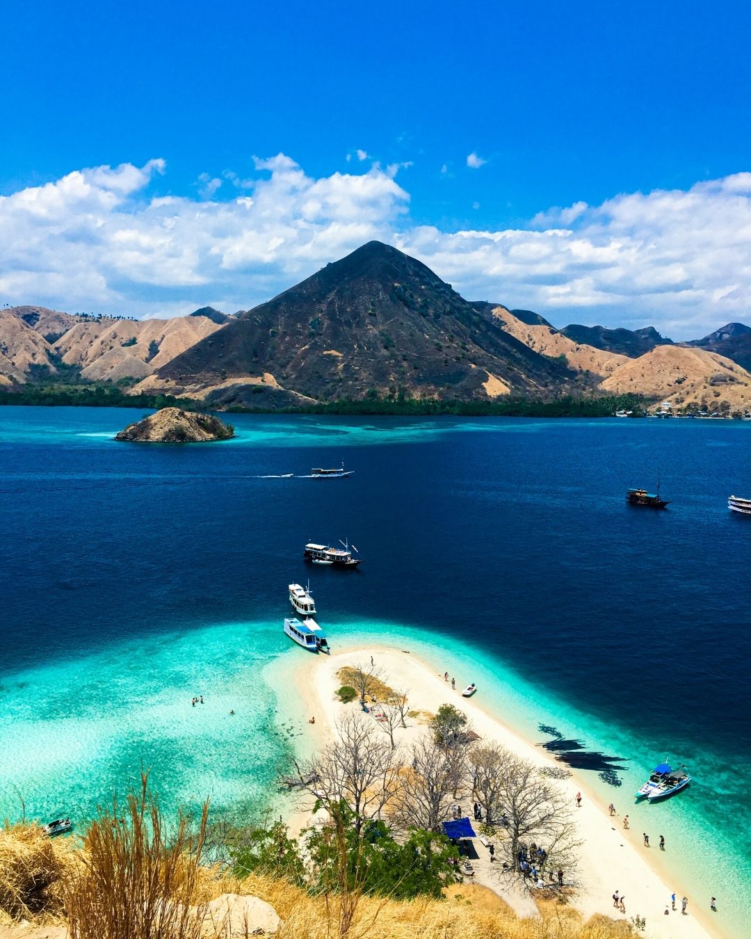 15 Rekomendasi Kota di Indonesia yang Cocok buat Bulan Madu