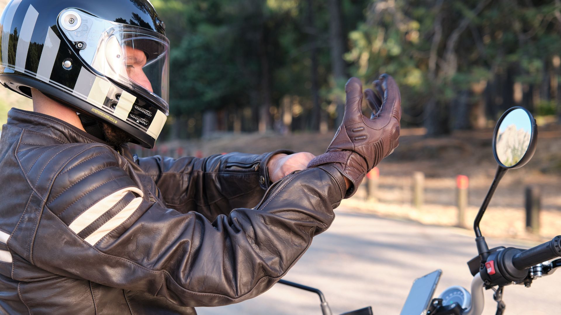 Perlengkapan yang Harus Dibawa pas Bapak Mau Touring Motor