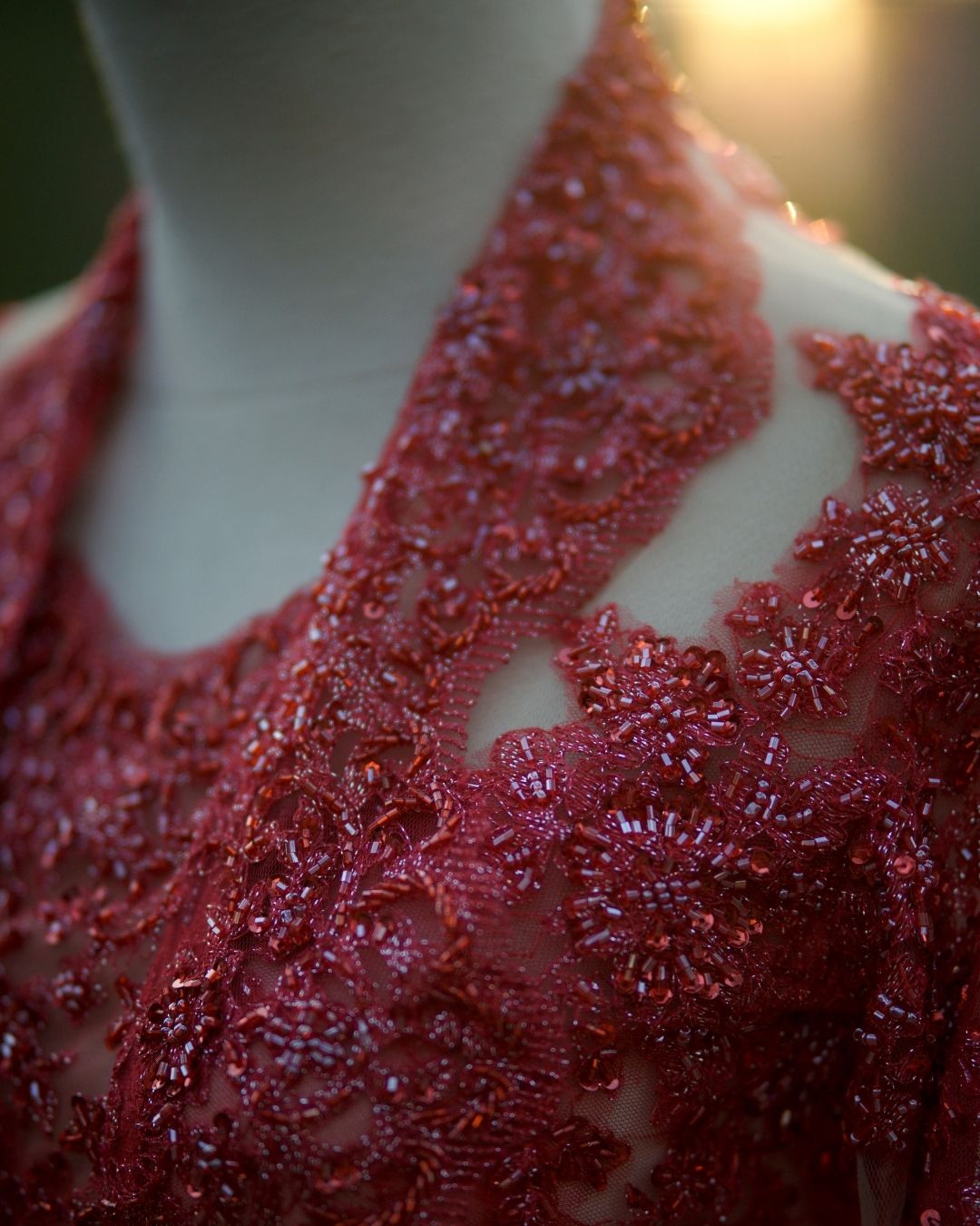 Apakah Laki-Laki Boleh Pakai Kebaya? Begini Perspektif Budaya dan Sosialnya!