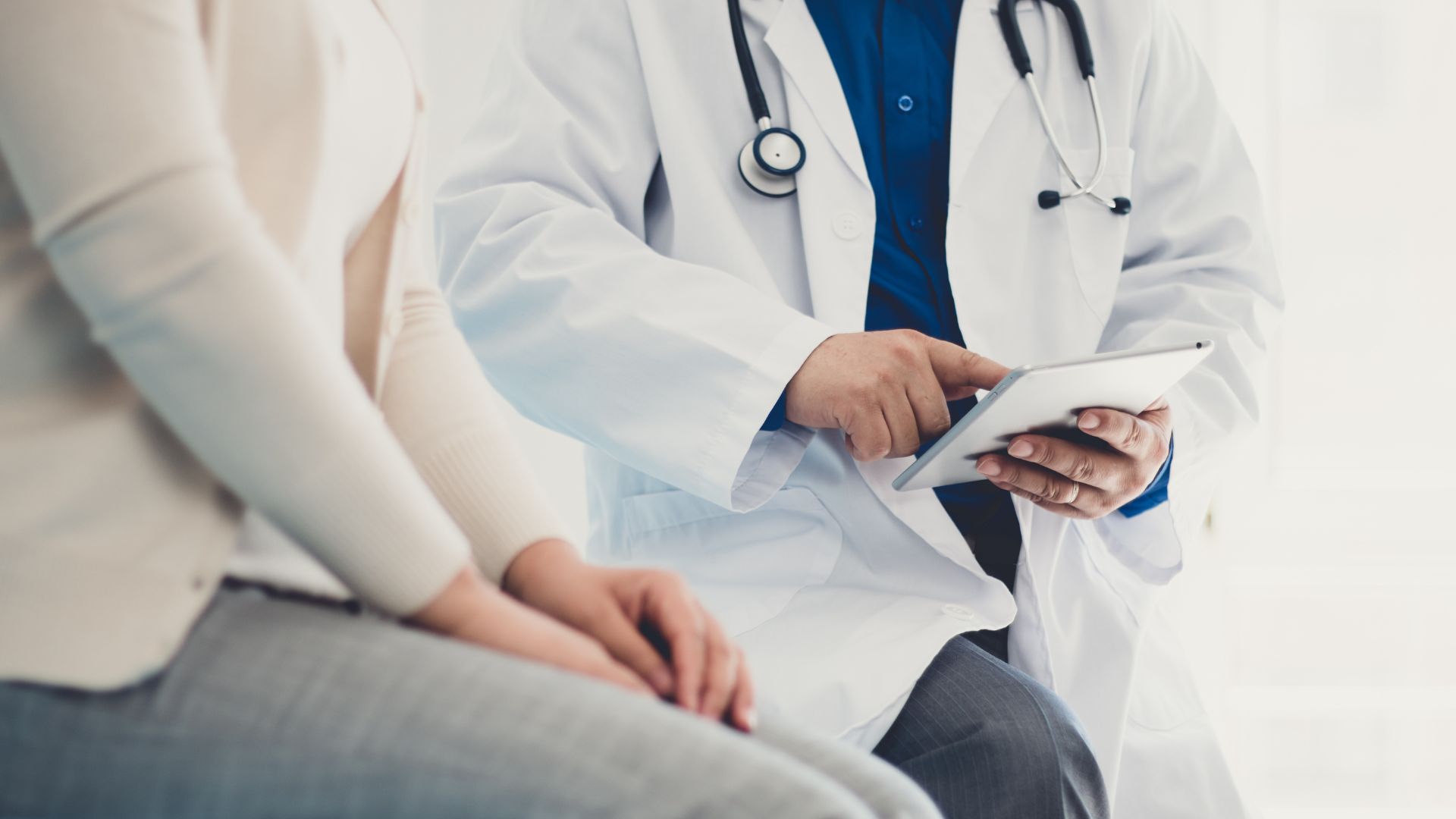 Hal-Hal yang Perlu Diperhatiin pas Nyari Bidan yang Cocok buat Kehamilan Pertama Istri