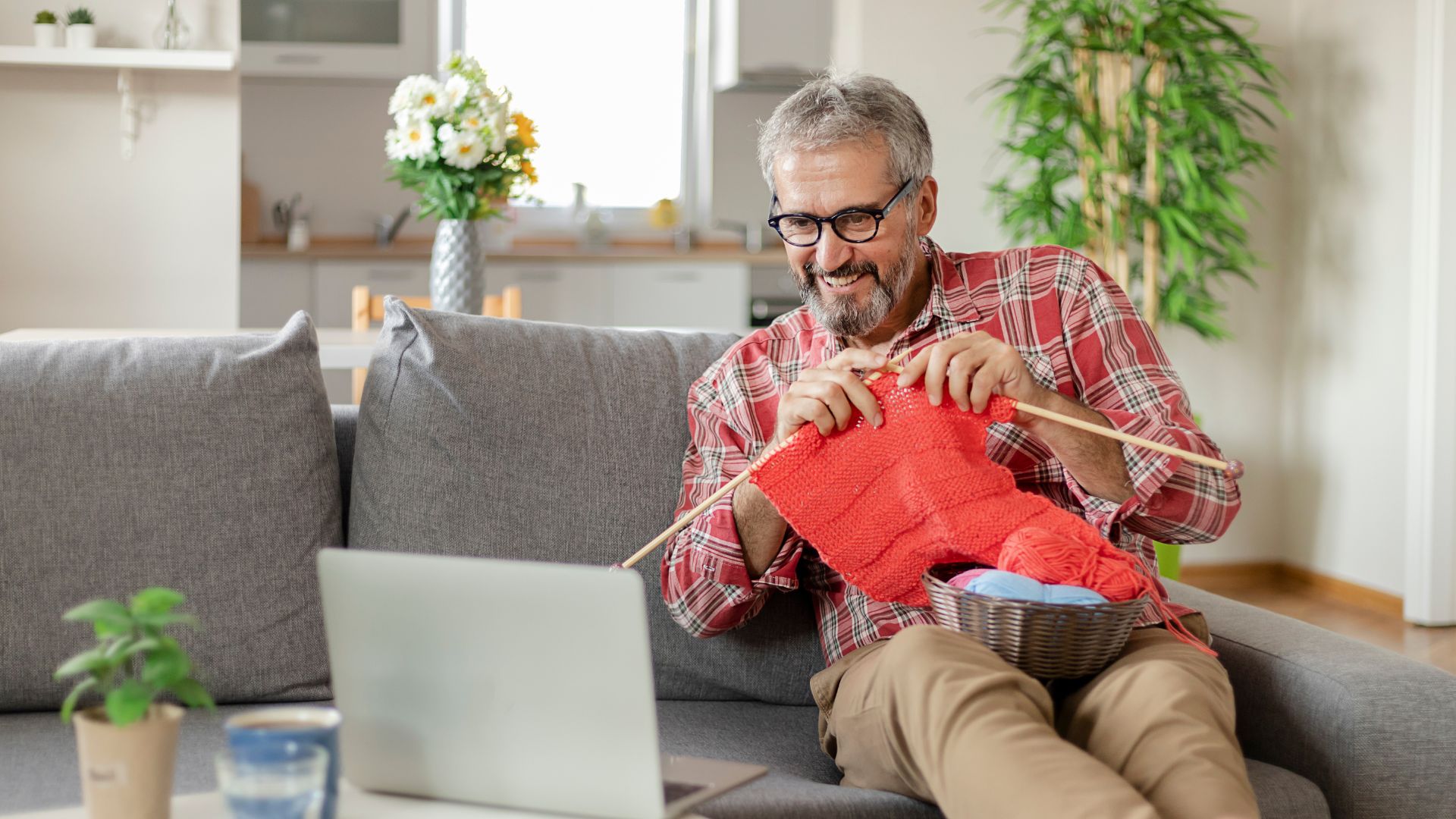 hadiah-pensiun-orang-tua-hobi