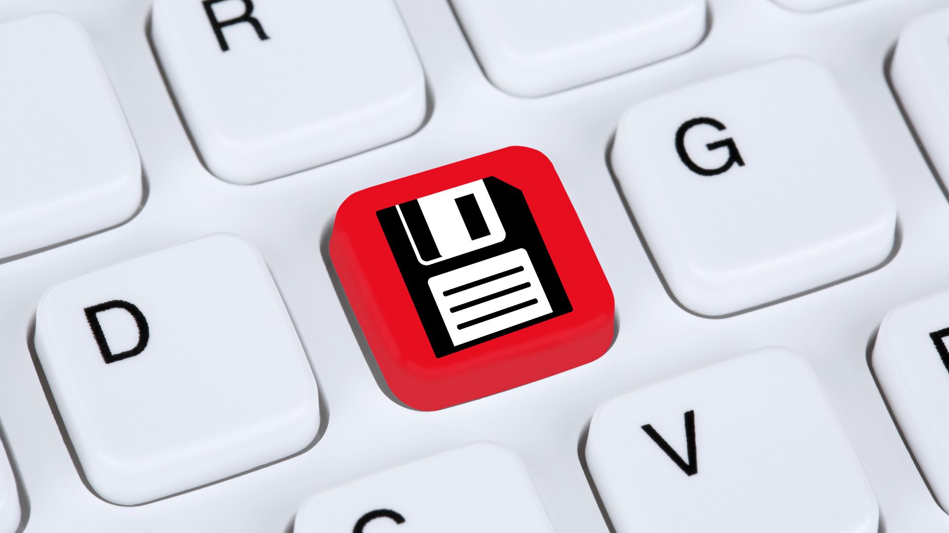 Inilah Alasan Kenapa Masih Banyak Orang yang Menggunakan Email di Era Aplikasi Pesan Saat Ini