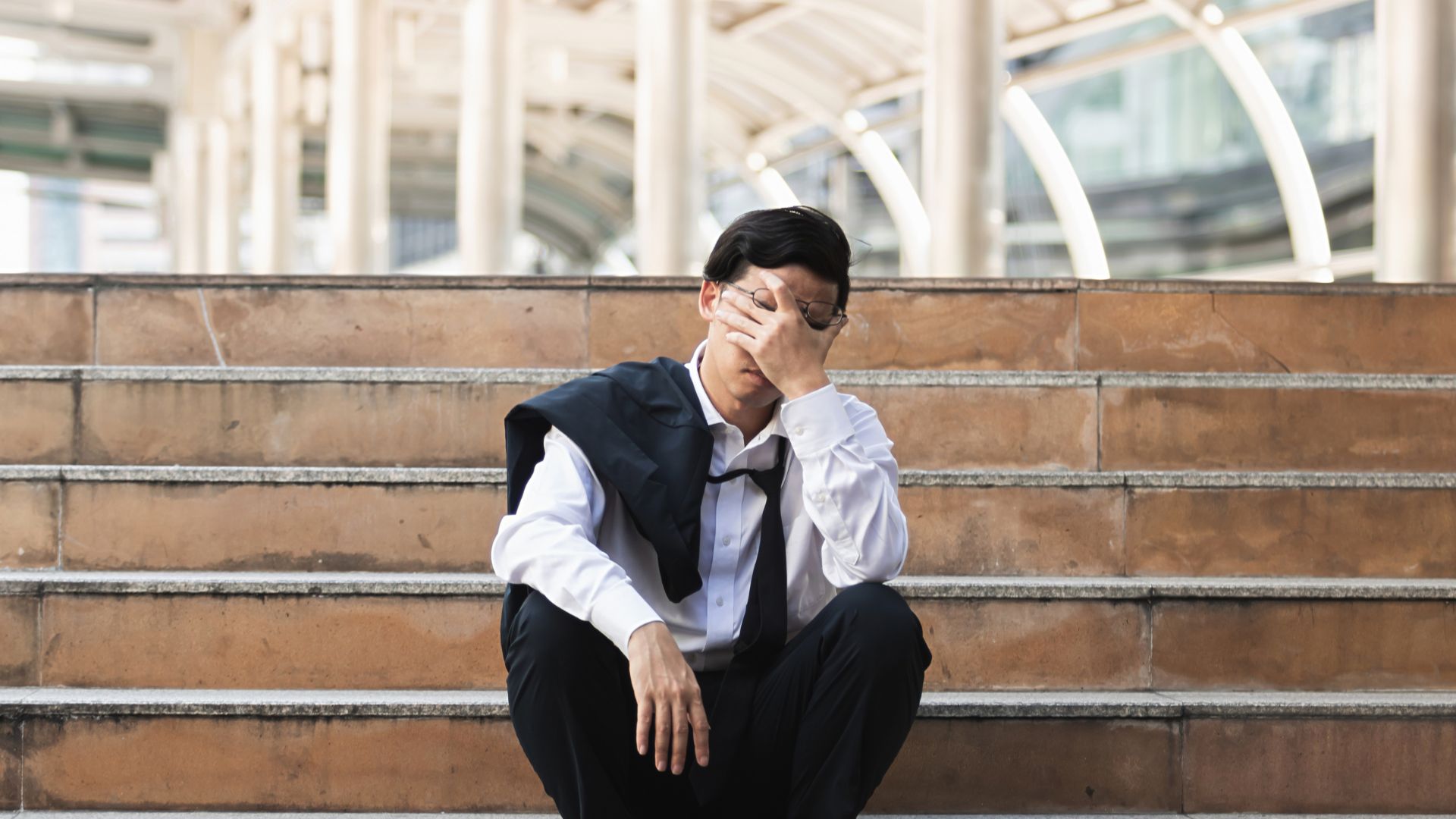 Fenomena Beberapa Perusahaan Besar yang PHK Karyawannya Besar-Besaran