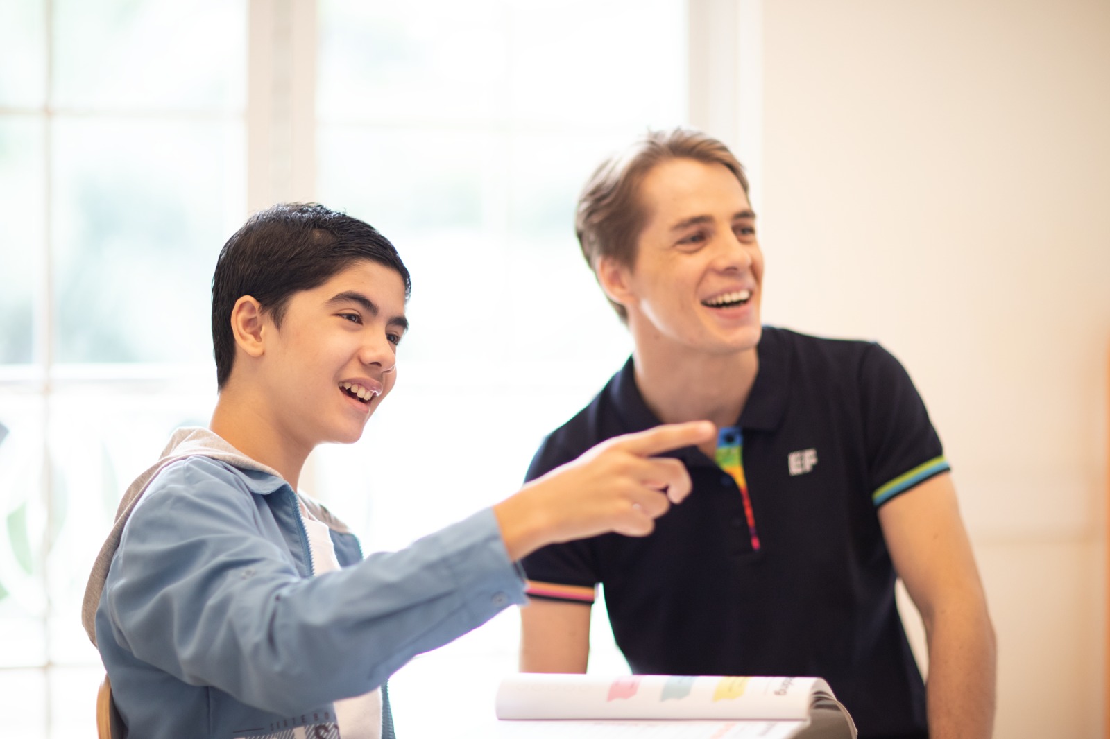 Gimana Cara yang Tepat buat Ngajarin Anak Bilingual Tanpa Khawatir Speech Delay