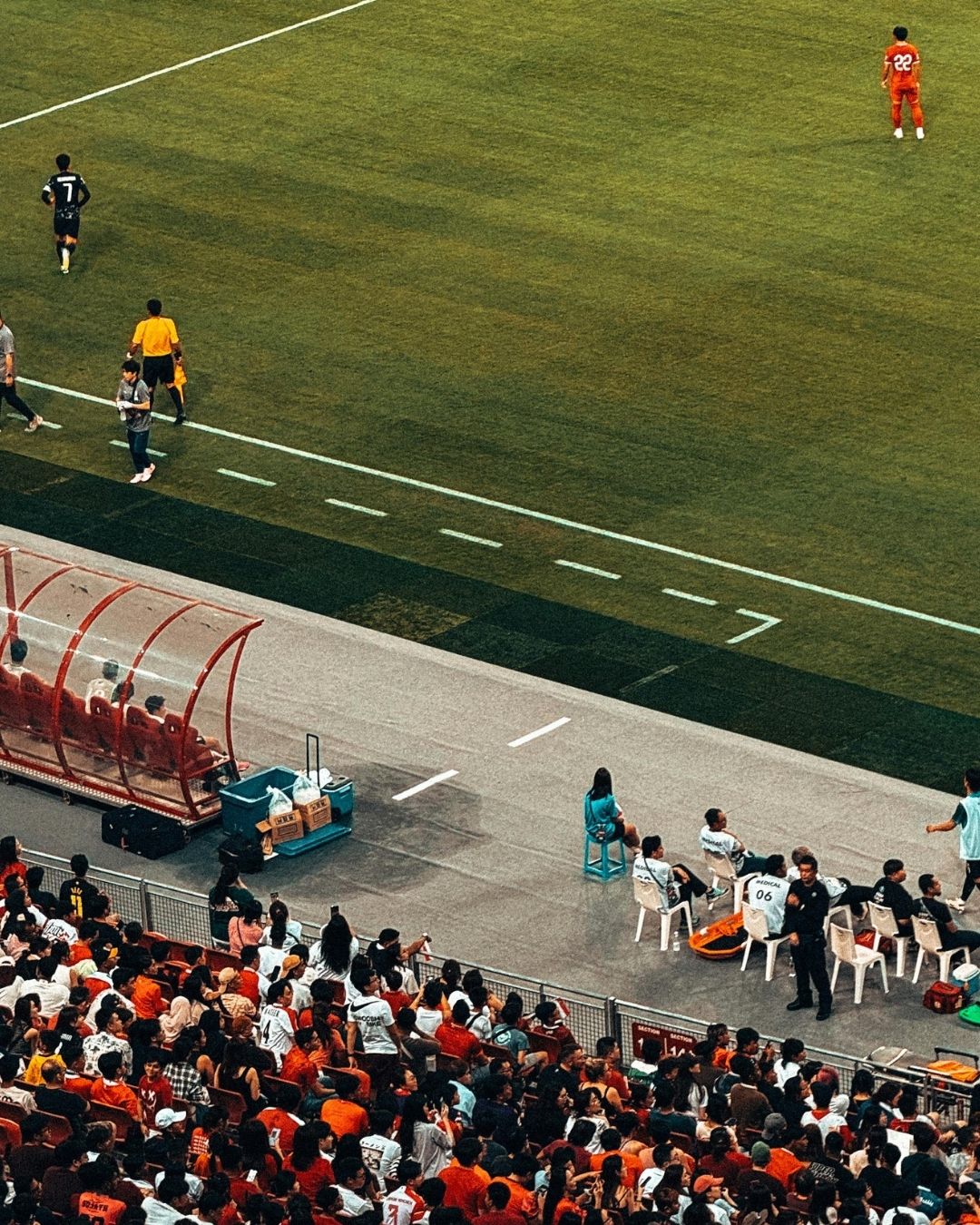 Kenapa Sih, Orang Jauh Lebih Suka Nonton Bola Ketimbang Olahraga Lain?