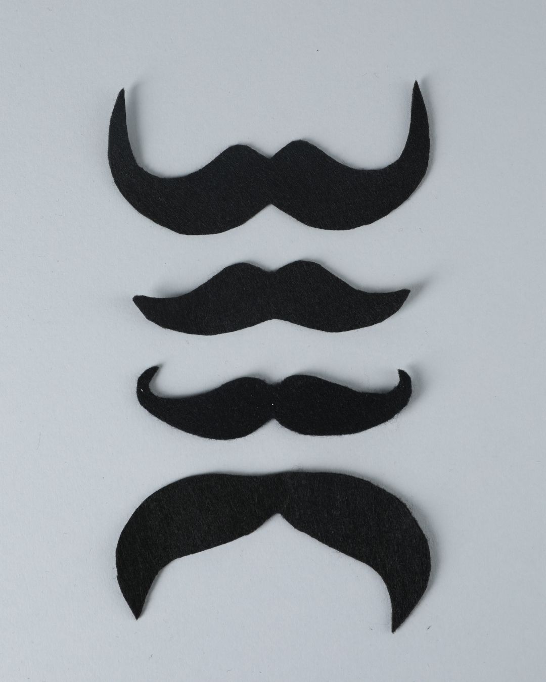 Cara Merawat Kumis Bapak biar Tampilan Makin Berwibawa