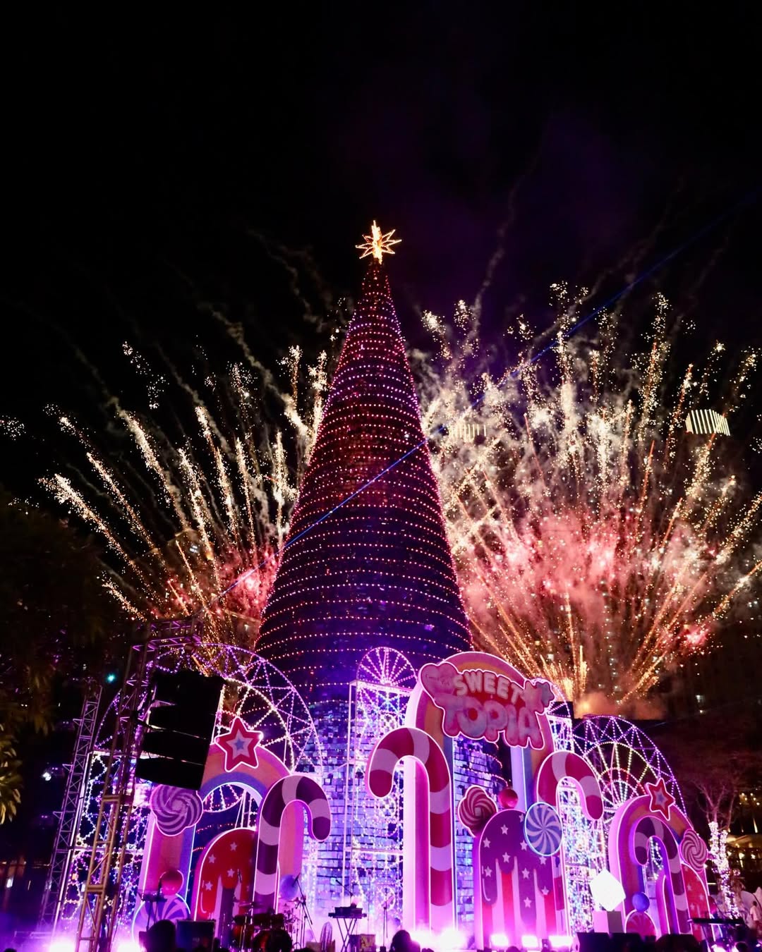 instalasi natal di mall jakarta